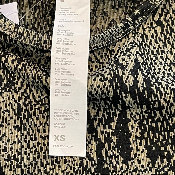 Fabletics Active Long Sleeve‎ Crew - Picture 4 of 7